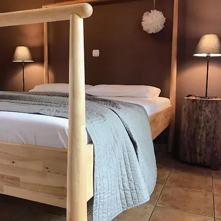 Agrilia Maison * Razáta