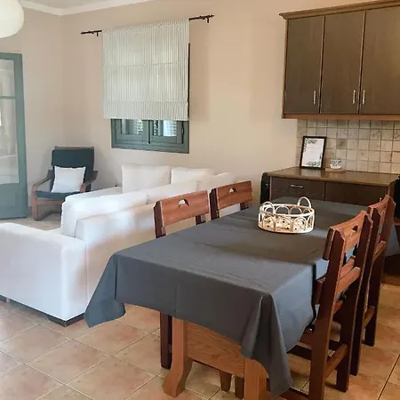 Agrilia Maison Razáta