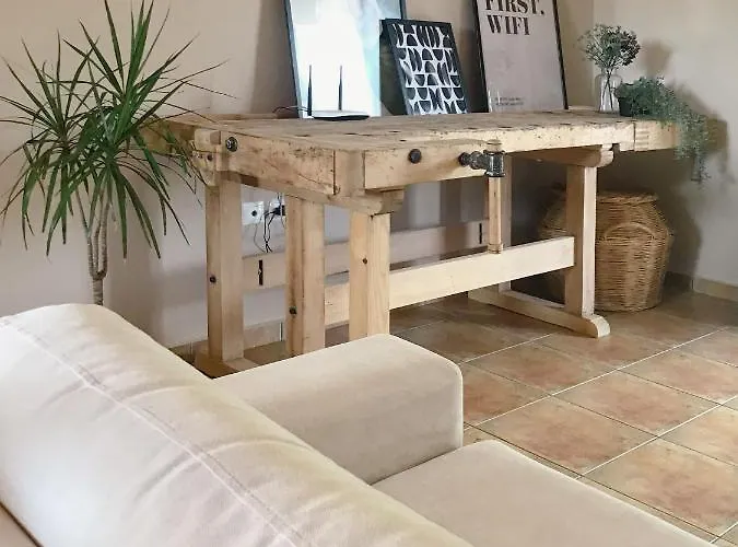 Agrilia Maison Razáta