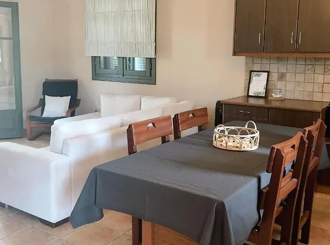 Agrilia Maison Razáta