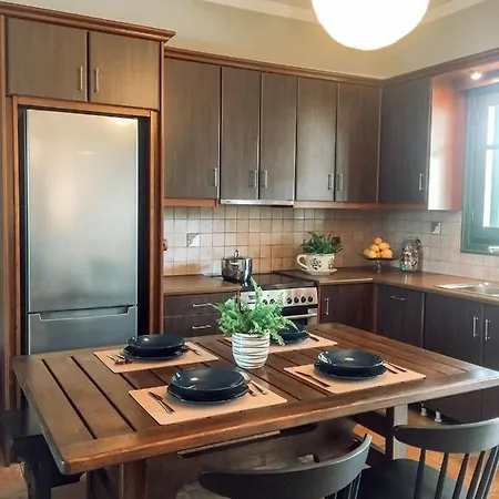 아파트 Agrilia Maison Razáta