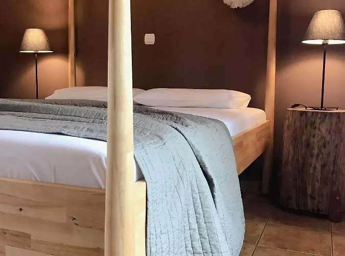 Agrilia Maison * Razáta